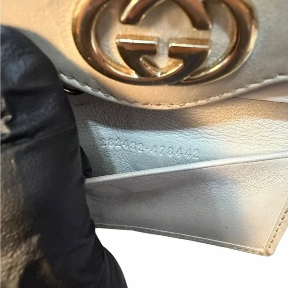 Gucci Sukey GG Canvas 6-Ring Key Case (A288) - Picture 4 of 8